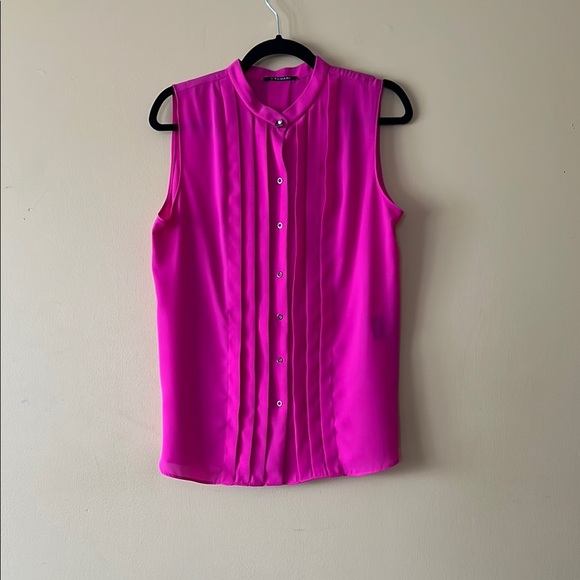 Tahari Pink Sleeveless Blouse with Pleated Detail - Picture 1 of 9